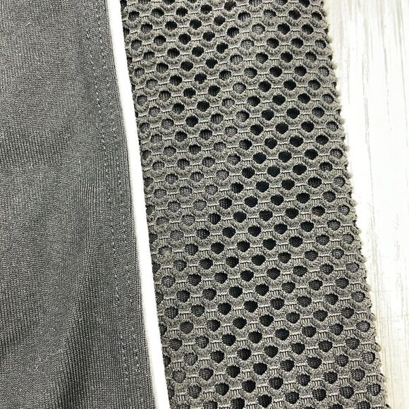 PINK Victoria's Secret Ultimate leggings w/ black mesh side panels. Med - Picture 3 of 7